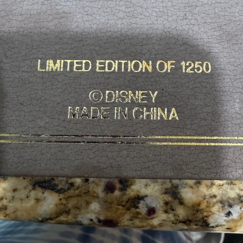 Disney A Family Pin Gathering 2004 Epcot Limited Edition 1250 Box Set 5 Pins - Picture 10 of 10